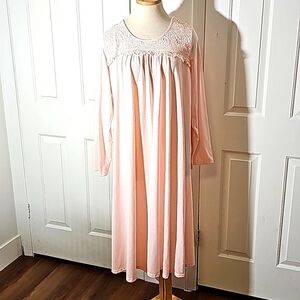 Adonna Sleepwear maxi‎ pink nightgown. Size XL. Lovely